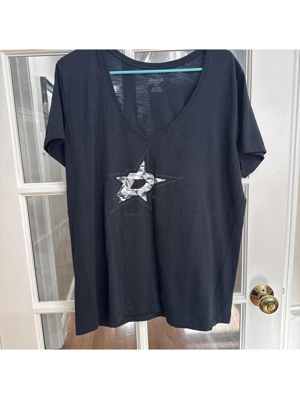 Reebok Women's Black and Grey Tshirt